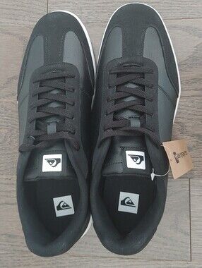 NWT - Quiksilver Men's Black Low-Top Sneakers